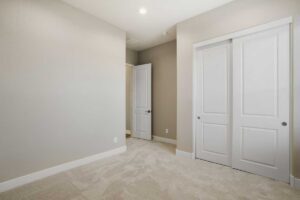 12-web-or-mls-7013-ava-ct