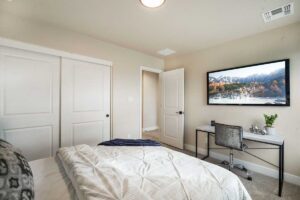 19-web-or-mls-4476-wymont-circle-ne