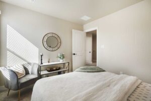 21-web-or-mls-4476-wymont-circle-ne